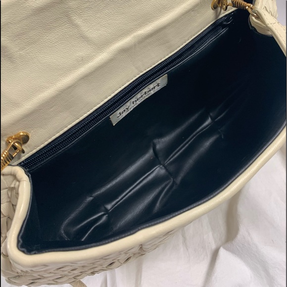 Vintage JAY HERBERT white ivory leather woven shoulder bag with flap tassel - Picture 8 of 12